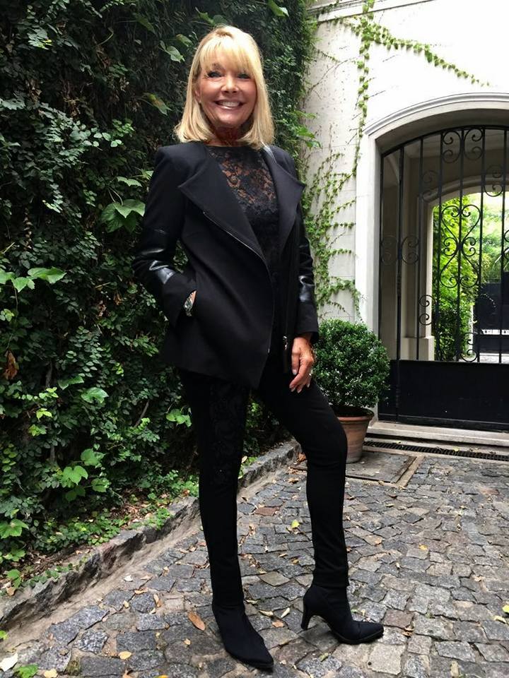 Traje negro Adriana Constantini Relier Imagen